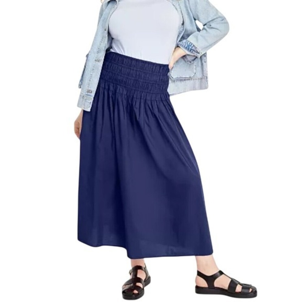 Women's Trendy Navy Smocked-
Waist Maxi Skirt 💯 Cotton